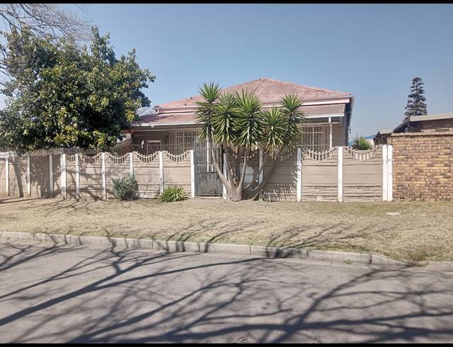 9 BEDROOM HOUSE FOR SALE IN BOKSBURG NORTH